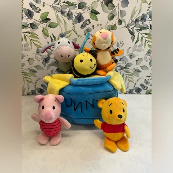 Disney Winnie the Pooh Plush Squeaky Dog Toy - Picture 1 of 3